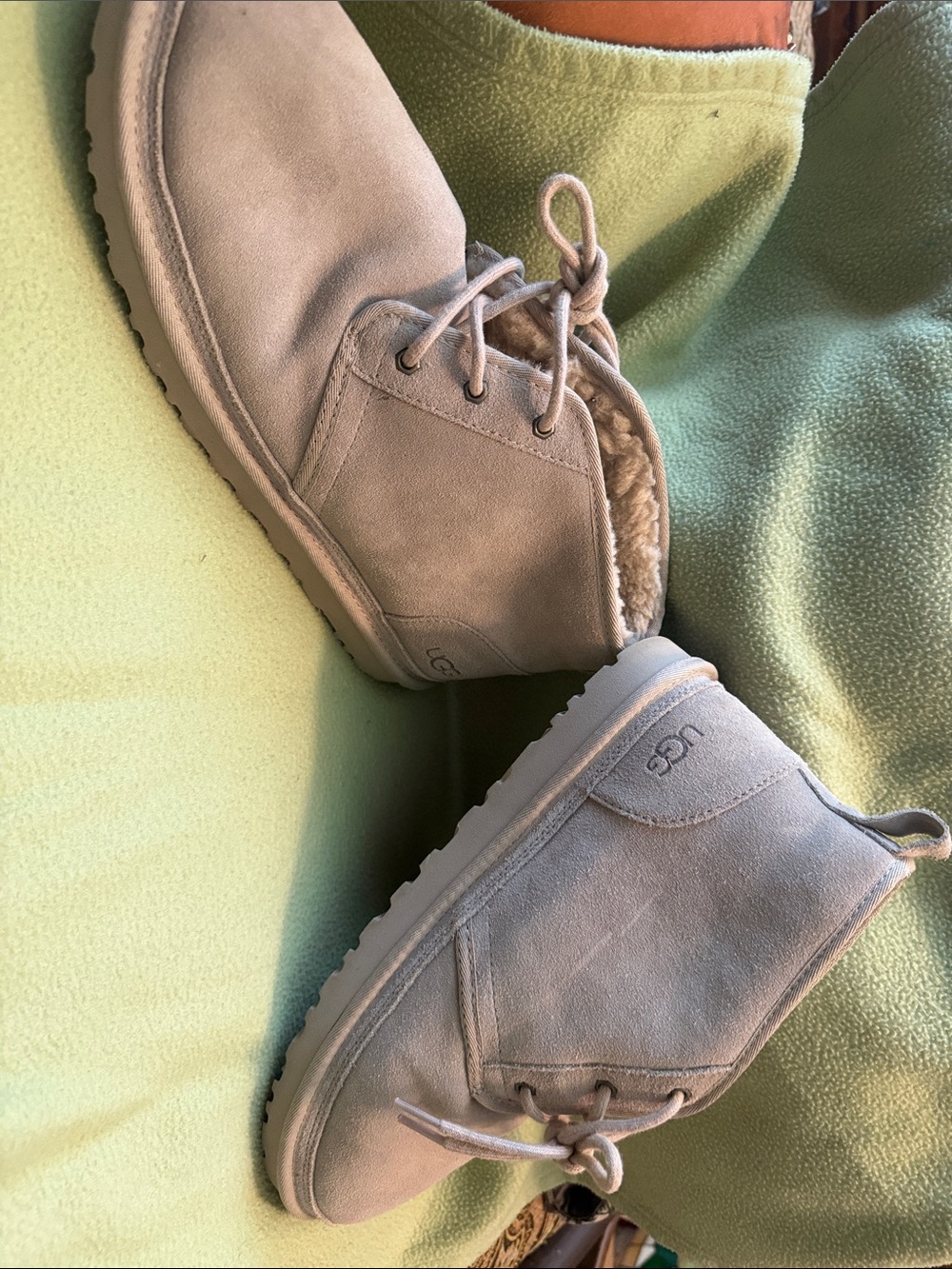 UGG Men’s Chukka Boots in Light Taupe Suede - Picture 1 of 4